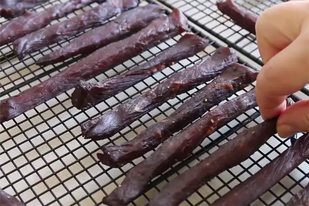 how long to dehydrate deer jerky