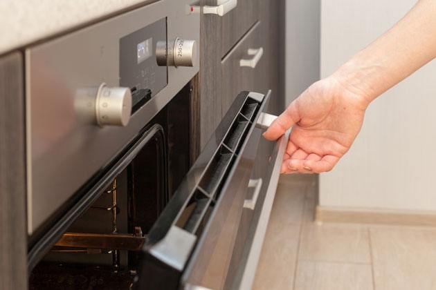 Opening the oven door